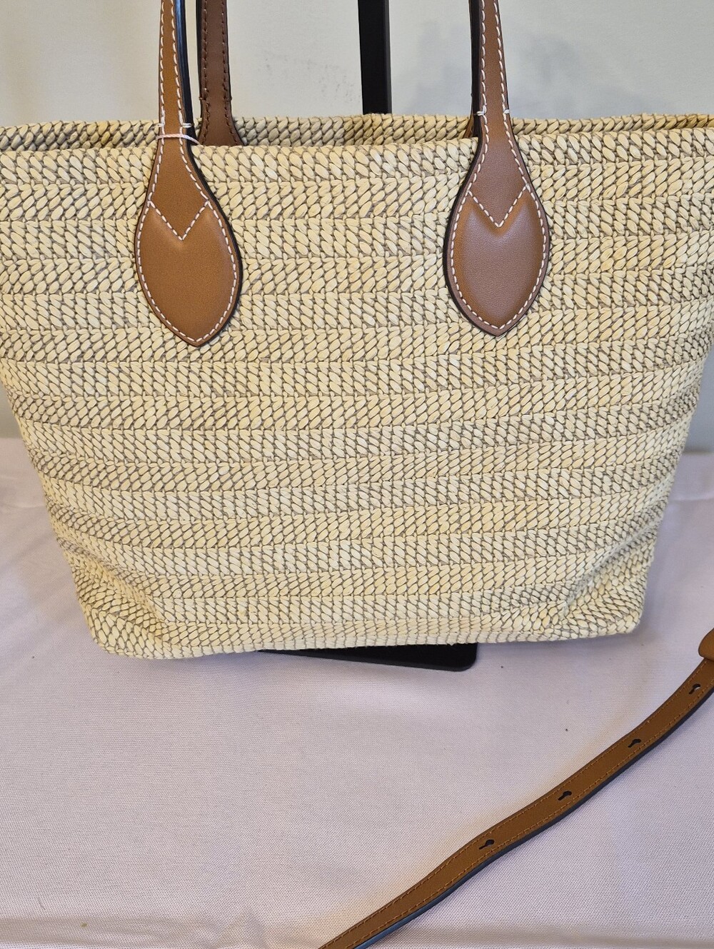 Authentic Gucci Horsebit 1955 bag featuring beige and brown oversized GG canvas - Picture 5 of 14